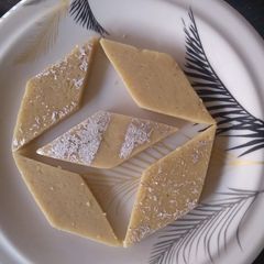 A picture of Kaju katli.