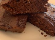 Una foto de brownies keto