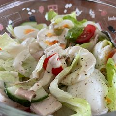 A picture of Easy Peasy Caesar-y Salad.