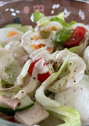 A picture of Easy Peasy Caesar-y Salad.