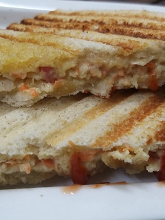 தயிர் சாண்ட்விச் (Curd Sandwich Recipe in Tamil) செய்முறை முக்கிய புகைப்படம்