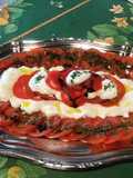 Salade de tomates roses à la mozzarella di buffala, persil et crème de balsamique