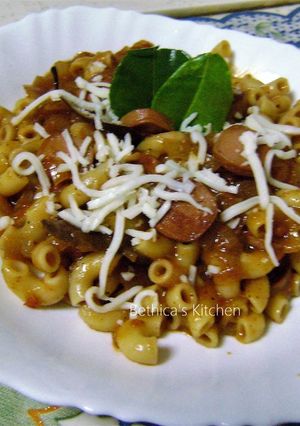 A picture of Pasta in Tomato Sauce.
