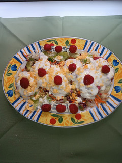 Una foto de Huevos al roquefort con frambuesas