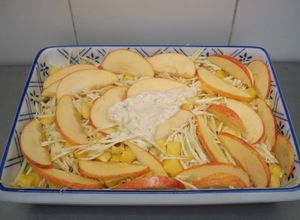 Una foto de Ensalada de repollo con piña y manzana