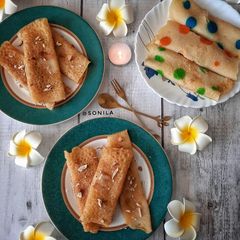 A picture of Khoya kheer stuffed patishapta.