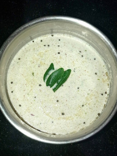 சின்ன வெங்காயம் தேங்காய் சட்னி(COCONUT CHUTNEY RECIPE IN TAMIL) செய்முறை முக்கிய புகைப்படம்