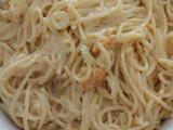 Espaguete ao molho de gorgonzola com camarão