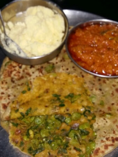 मटर पराठा (Matar paratha recipe in hindi) रेसिपी मुख्य फोटो