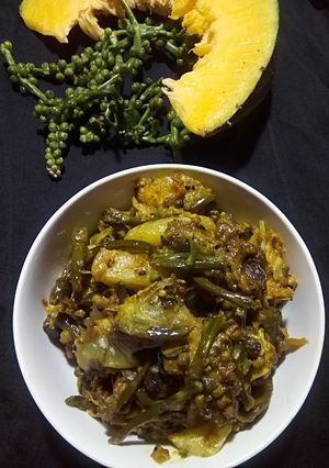 পুইমেটুলি ও মাছের মাথার চচচড়ি (pui metuli o macher chacchori recipe in Bengali) রেসিপির প্রধান ছবি