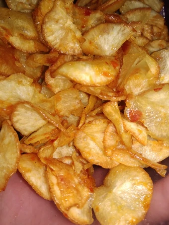 Cara Mudah Membuat Resep Keripik singkong pedas yang Uenak Anti Ribet, Uenak Banget