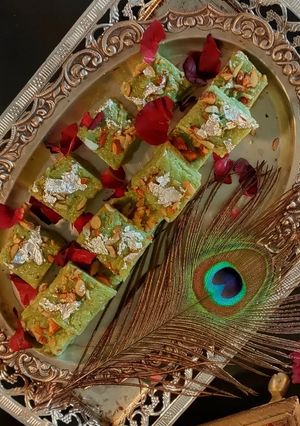 A picture of Pista badam burfi.