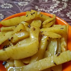 A picture of Sukhe aloo.