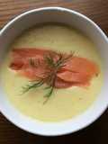 Crema de patata con salmón ahumado