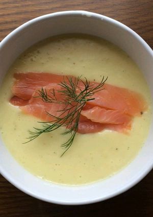 Una foto de Crema de patata con salmón ahumado