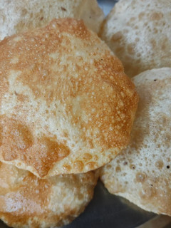 மொரு மொரு பூரி(poori recipe in tamil) செய்முறை முக்கிய புகைப்படம்
