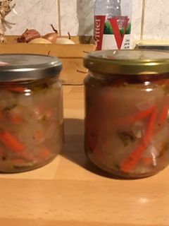 Une photo de Piments rouges thaïlandais en conserve