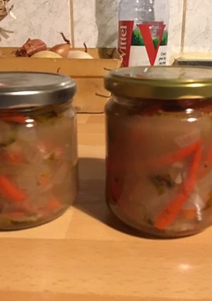 Une photo de Piments rouges thaïlandais en conserve