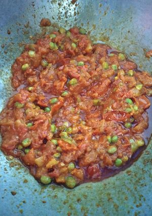 A picture of Tomato peas sabji.