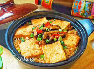 香菇肉末豆腐粉絲煲 的食譜成品照片