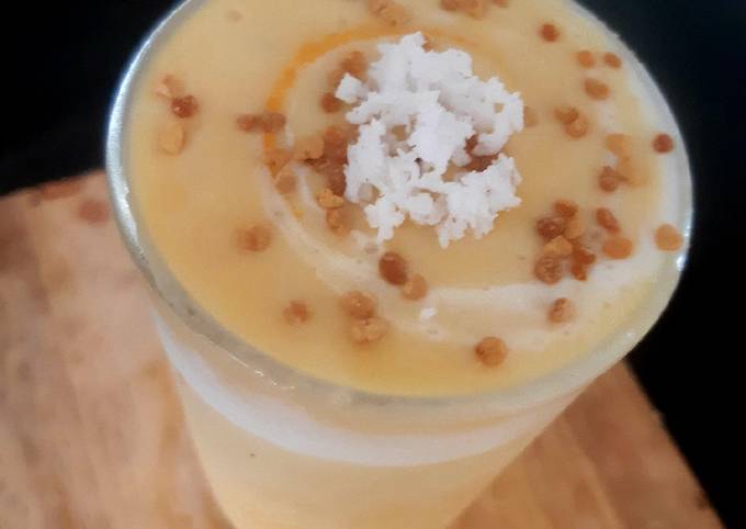 Recipe of Homemade Golden PIÑA COLADA SHAKE🥥 ♥️🍍