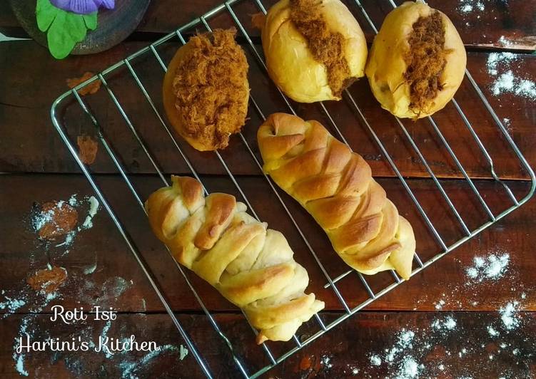 219. Roti isi abon