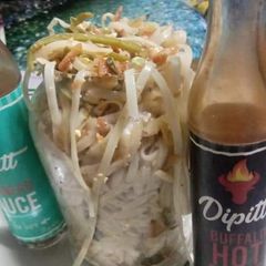 A picture of Pakistan style Chowmin surprise.
