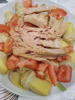 Una foto de Alcachofas con bonito