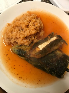 Una foto de Chiles rellenos