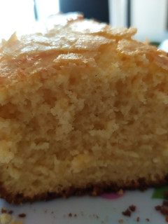 Una foto de Budín de limón 🍋💛