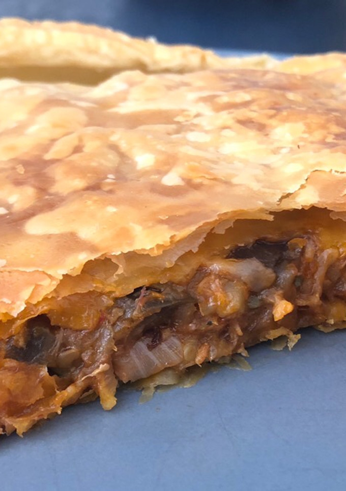 Una foto de Empanada de berenjena y atún 🍆🐟
