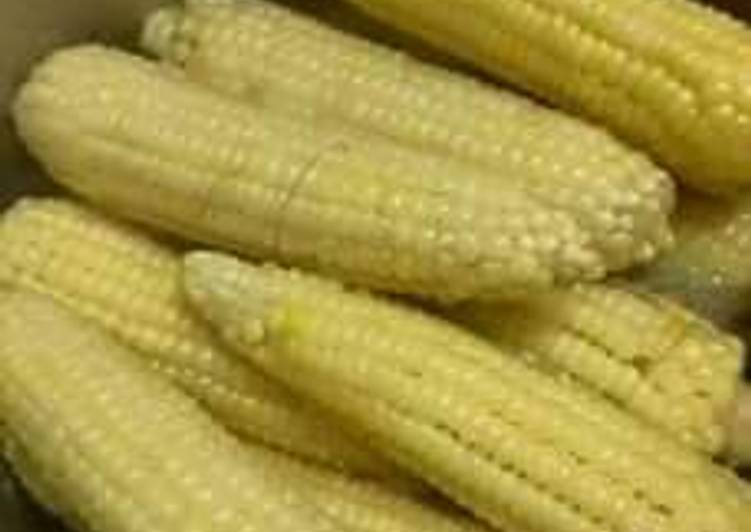 Boiled maize (corn)