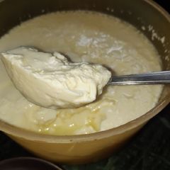 A picture of Thick curd homemade.