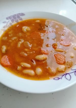 Paradicsomos fehérbab leves recept fotója