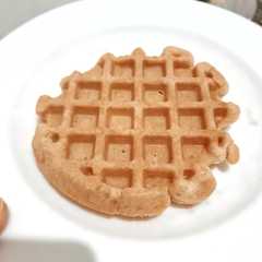 A picture of Keto Waffles 🍯.