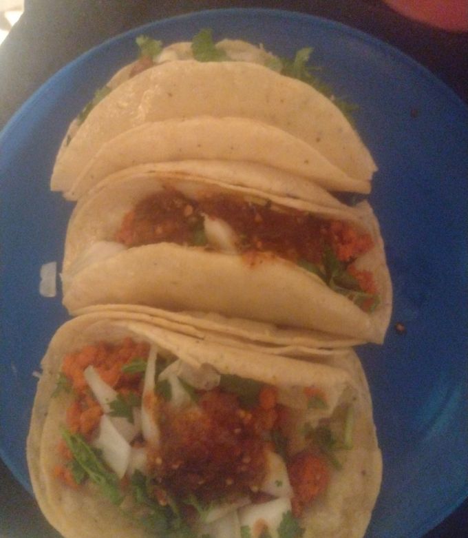 Una foto de Tacos de soya adobada con longaniza 1.0😍😍