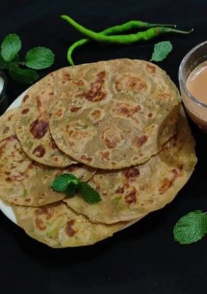 A picture of Cheesy Mint wheat flour Paratha.