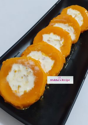 A picture of Stuffed mango icecream.