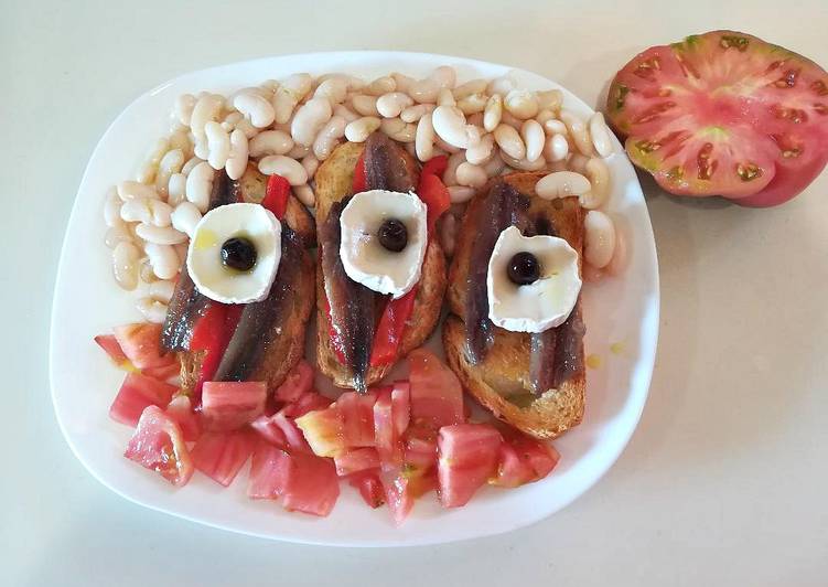 Torradas con "anchoas de sardina"