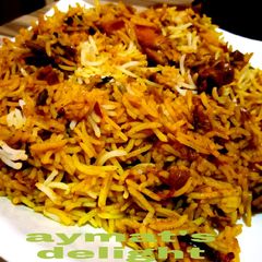 A picture of Chicken biryani.