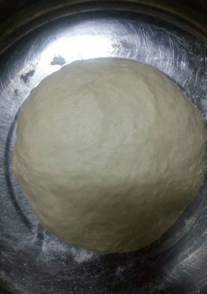 A picture of Pizza dough.