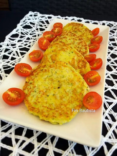 Una foto de Hamburguesa de calabacín y arroz(tortitas de calabacín)