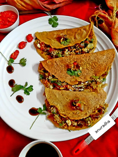 चना स्टफ बेसन चिला-Chana Stuff Besan Chila receipe in Hindi) रेसिपी मुख्य फोटो