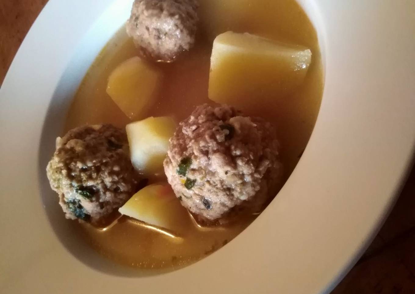 Albóndigas en caldo