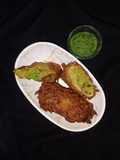 प्याज़ - मिर्ची - ब्रेड पकौड़े (Pyaz Mirchi Bread Pakode recipe in hindi)
