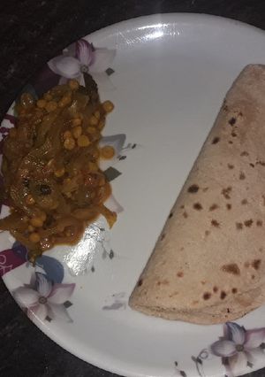 A picture of Chana dal or pyaj ki sabji.