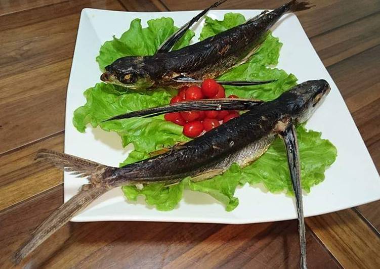 魏鈺娟 娟娟廚房創意料理 發表的鹽烤飛魚 簡單創意料理 食譜 Cookpad