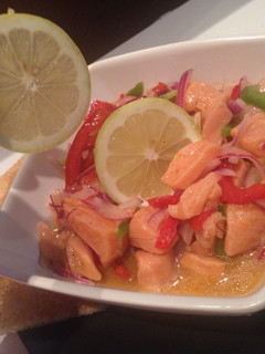 Una foto de Ceviche de salmón