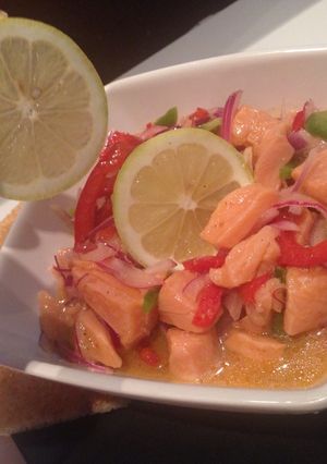 Una foto de Ceviche de salmón