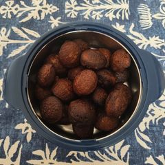 A picture of Ragi unniyappam.